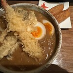 葉隠 - カレーうどん＋エビ天＋ゴボ天＋煮玉子、お稲荷さん