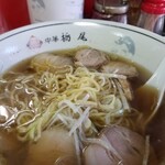 中華 栃尾 - 麺の表情など。