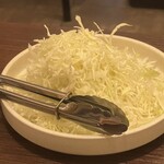 Wagyuu Horumon Waigaya - キャベツの千切りサラダ