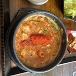 ふくふく パンチャンの家 - 赤い粉1／4（辛さ5の時の最後に全部入れた時の写真です）