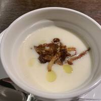 オステリア・オリエーラ - 新玉葱のポタージュ、フライドオニオン