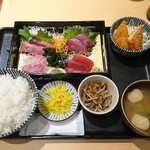 Sakana Sakaba Uosei - 市場鮮魚入り 刺身定食