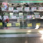 Hosomi Nikuten - ずらっとお惣菜な冷蔵ケース