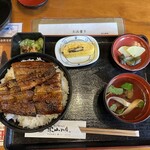 炭火焼うなぎ 東山物産 - 