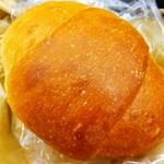 モンタボー  - 《塩バターパン》税抜￥140❣（じんちゃん♡カレーパン無かった～(;_;)）