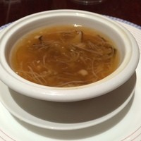 萬珍樓 本店 - 海鮮ふかひれスープ