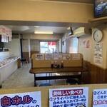 おふくろ亭 - 店内
      2024/03/15
      ホル鍋定食 大飯 600円
      ✴︎選べる小鉢 温泉玉子