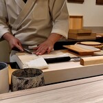 島津 - イカを捌いてる？薄造り？