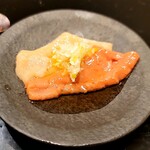 島津 - 帆立の卵巣（赤）と精巣（白）