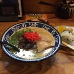 博多らーめん ShinShin 天神本店 - 博多Shinshinらーめんとランチおにぎり2個