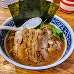 Ramen Sakura Tei - 醤油豚骨ベースのちゃーしゅーめん！