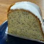 Hudson Market Bakers - レモンポピーシードケーキ