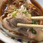 麺家 風 - チャーシューはホロホロ柔らかで美味しい、チャーシュー麺にライスが良いかもしれません