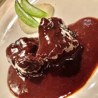じっくり煮込んだ牛ほほ肉の赤ワイン煮込み(+¥770)
