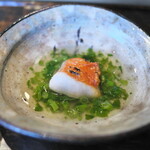 鮨 三心 - 金目鯛。出汁も品よく。