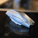 鮨 三心 - コハダも巻き方が美しい。