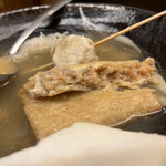 Akadama - 油揚げの中にひき肉やカニ身など入っている肉いなり