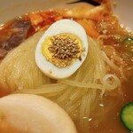 Pyompyon Sha - 冷麺