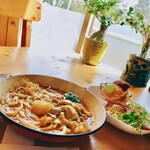 Kissa Eruga - 【チェンマイヌードル ￥900】タイのチェンマイ地方の料理だそうです('ω')異国のカレーうどん、って感じです！