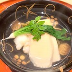 銀座 しのはら - （お碗）　伊勢エビの唐揚げ、帆立のしんじょ、筍　ゼンマイ　うぐいす菜