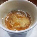 ポティエコーヒー - ミルクを入れるとマイルドになり素晴らしく美味しいです。