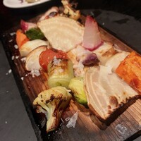 800°DEGREES ARTISAN PIZZERIA - 旬の神奈川野菜のウッドプランク