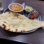 ナマステスーリャ - すーさんのおすすめセット　プレーンナンとマトンキーマカレーとタンドリーティッカ•タンドリーウイングとサラダ