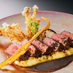 Private Dining Tomoru - 仙台牛のポアレ（お店のホームページより）　　　　　　サーロインステーキは写真を撮るのを失念しましたが、これに近い感じです（付け合わせやソースは違います）