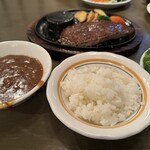 Asakuma - カレーはスジ肉がいっぱい入ってます