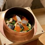 まとい 銀座 - 桜鱒と筍の土鍋御飯