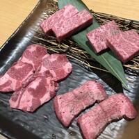 近江うし焼肉 にくTATSU 銀座店 - 