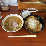 味よし - 料理写真:カツ丼と半ラーメン800円