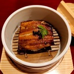 銀座 きた川 - 飯蒸しですね、穴子の下には錦糸玉子