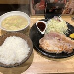 とんかつ 美濃屋 - ポークソテー定食