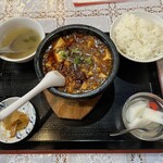 Jukouen - ▪️麻婆豆腐定食¥880
                      　※味玉1個、サラダ、漬物はセルフコーナーへ
                      　※搾菜、ご飯大盛り、お代わりは無料
                      　※ディナーはキャッシュレス決済可ですが、
                      　　ランチは未確認