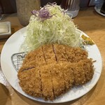 とんかつ かつ壱 - カツは塩とソースの両方合います！