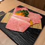 和牛焼肉食べ放題　肉屋の台所 - 最初のひと皿は限定