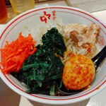 蒙古タンメン中本 - 北極インドラーメン、野菜大盛り、ほうれん草、北極味玉、チャーシュー