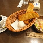 葡萄屋本店 - モーニングサービス アーモンドトースト ぶれんど珈琲
