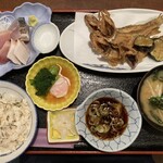 魚まさ - 料理写真:刺身・揚魚定食 大盛 1,450円