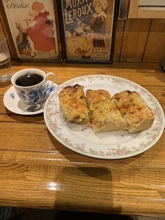珈琲館 紅鹿舎 - べにしか元祖ピザトースト　
ドリンクセット　¥1,600