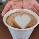 B-yond - ココア  450円　お手々  プライスレス