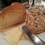 フォーシーズン・ダイニングルーム - パン