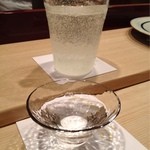 銀座 鮨 かねさか - 鮨に日本酒は良くあいます。