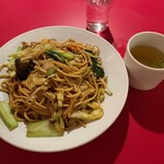 南海飯店 - やわらかい焼ソバの麺
