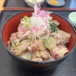 みなと市場 小松鮪専門店 - 中トロ炙り丼②