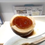 Kamigata Reimbo - 名物アローカナの味玉は濃厚で個性的！