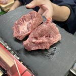 焼肉 たつみ - 初めてのミミクリの塊、一頭の牛から取れる二塊