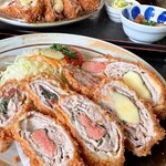 かもん - ミックスとんかつ定食    具大盛りで明太子追加になってます   具の大盛りはお好みのカツが追加されるシステム