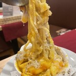 &イタリアーノ - 山盛りチーズのグラタン風カルボナーラ